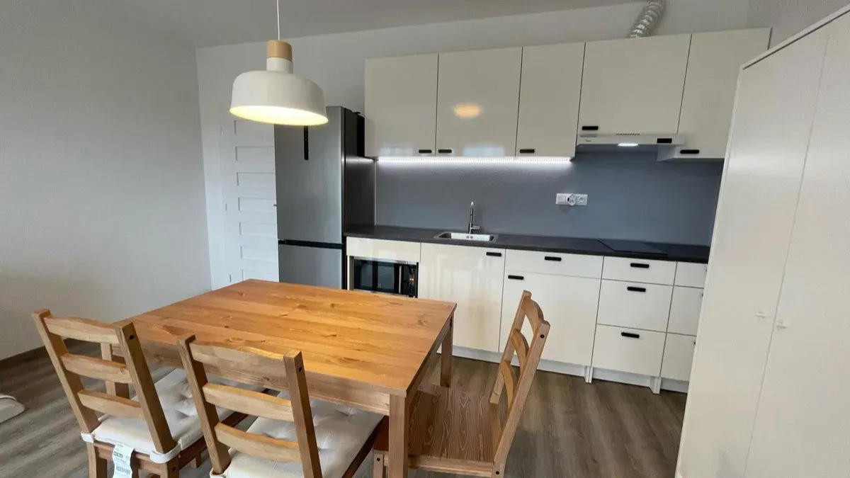 Pronájem bytu · 1+kk · 32 m²